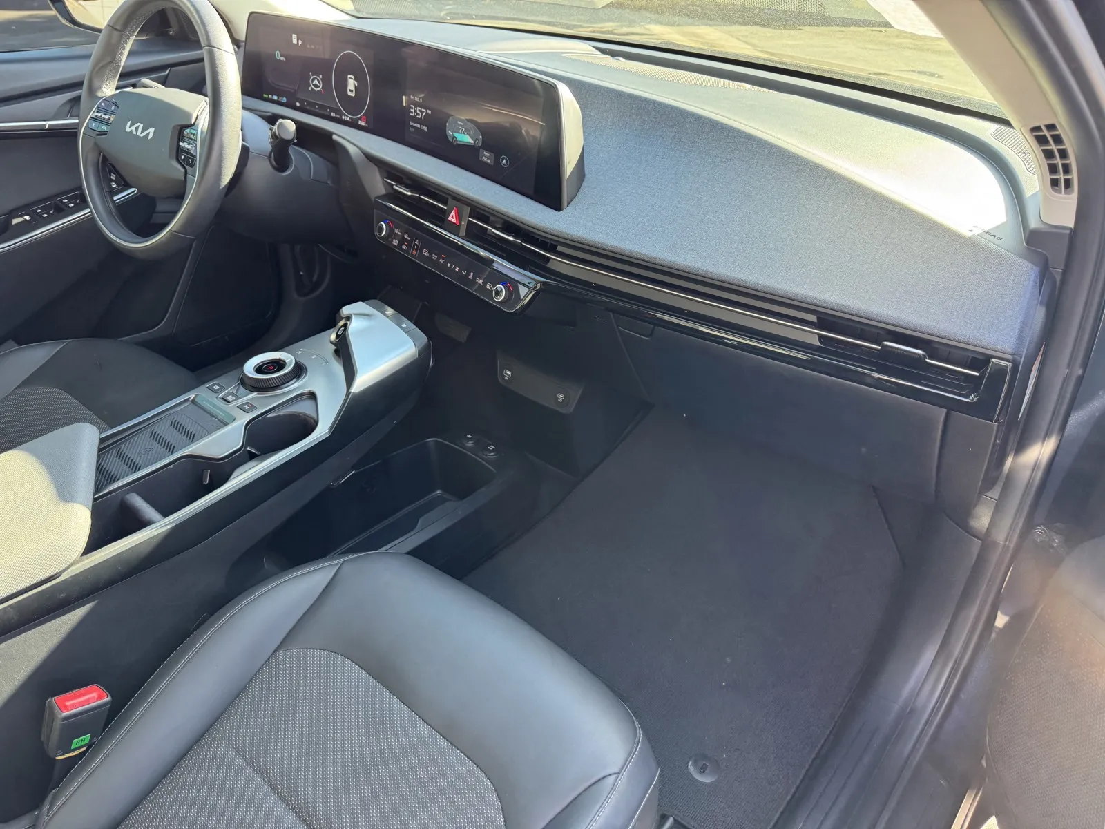 Kia EV6 photo 5