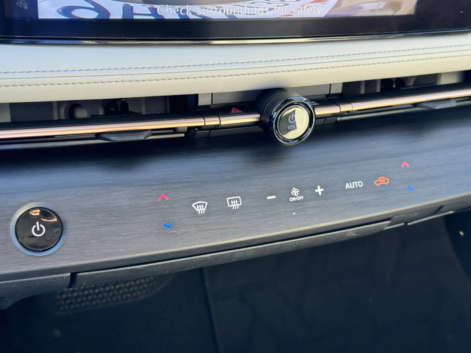 Nissan Ariya photo 15