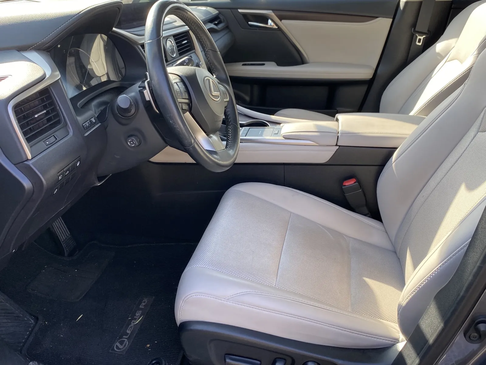 2022 Lexus RX Hybrid 450h - Photo 11