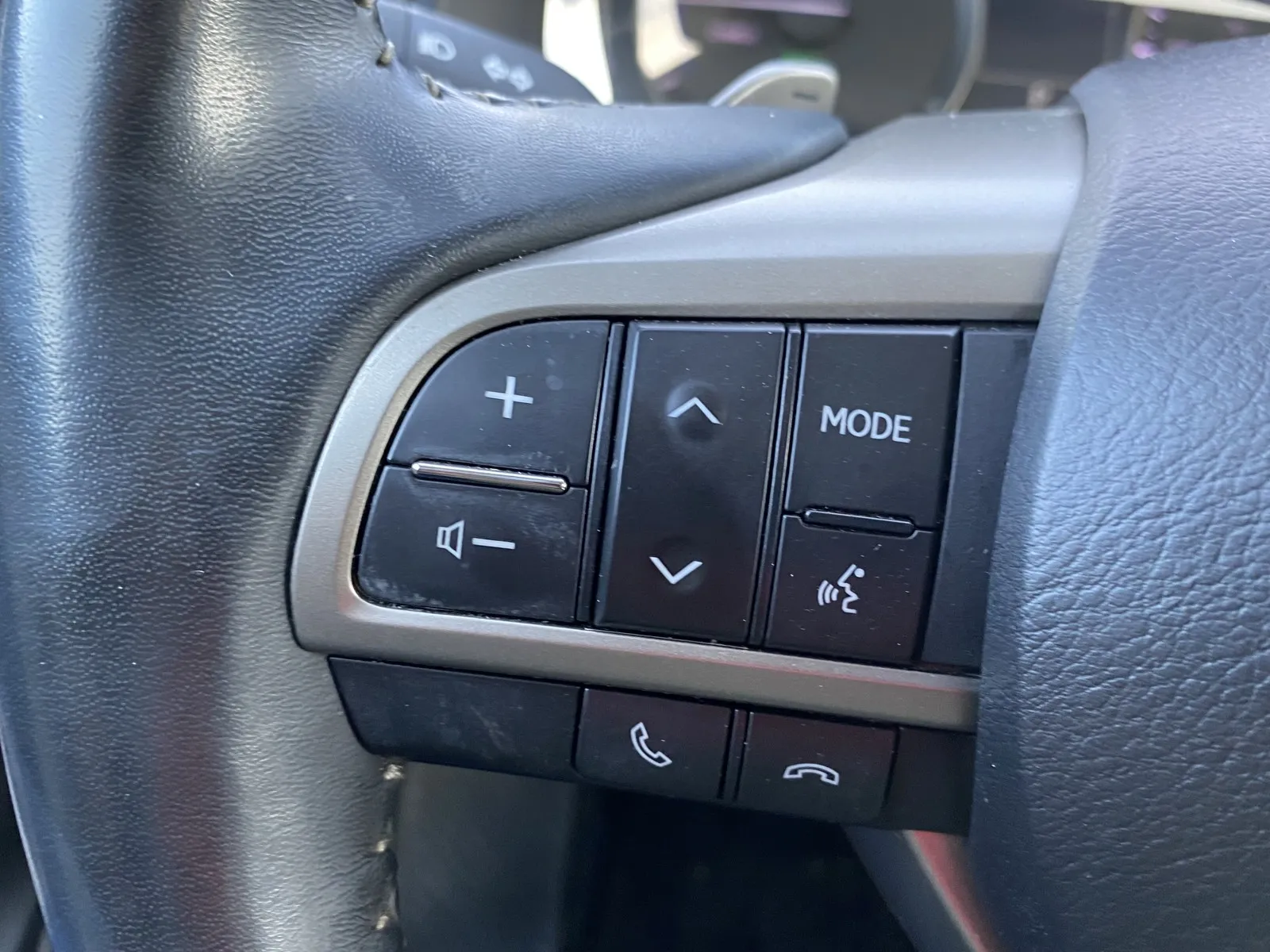 2022 Lexus RX Hybrid 450h - Photo 18