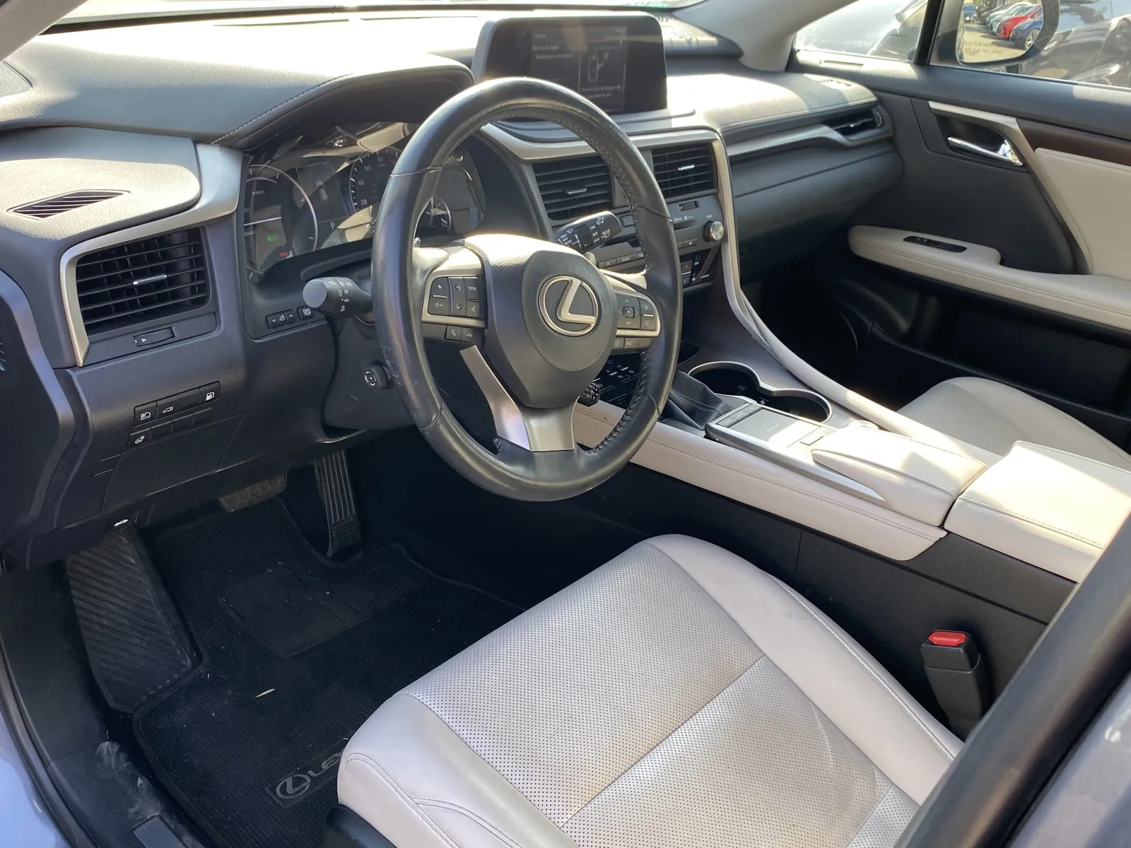 2022 Lexus RX Hybrid 450h - Photo 10
