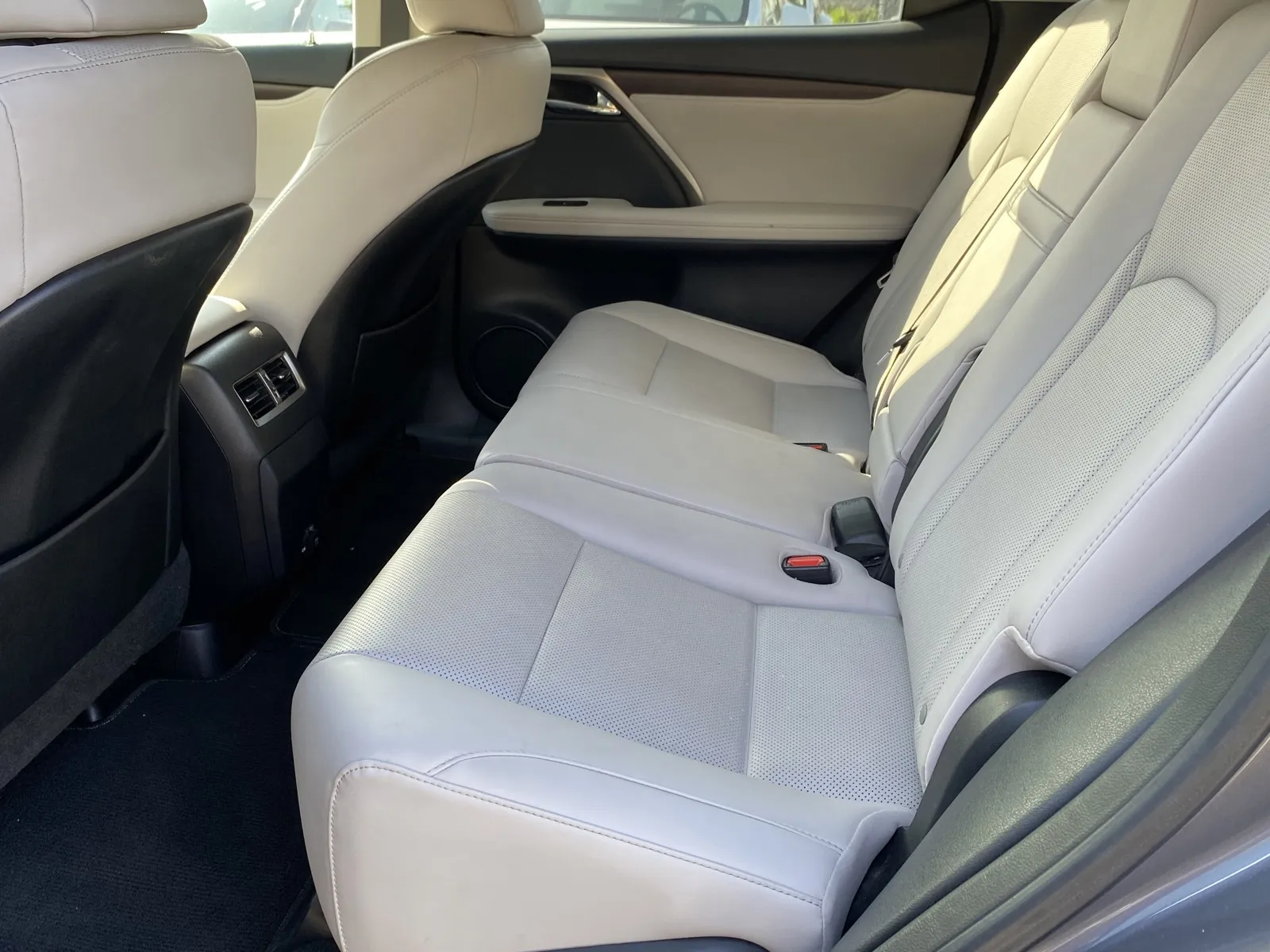 2022 Lexus RX Hybrid 450h - Photo 9