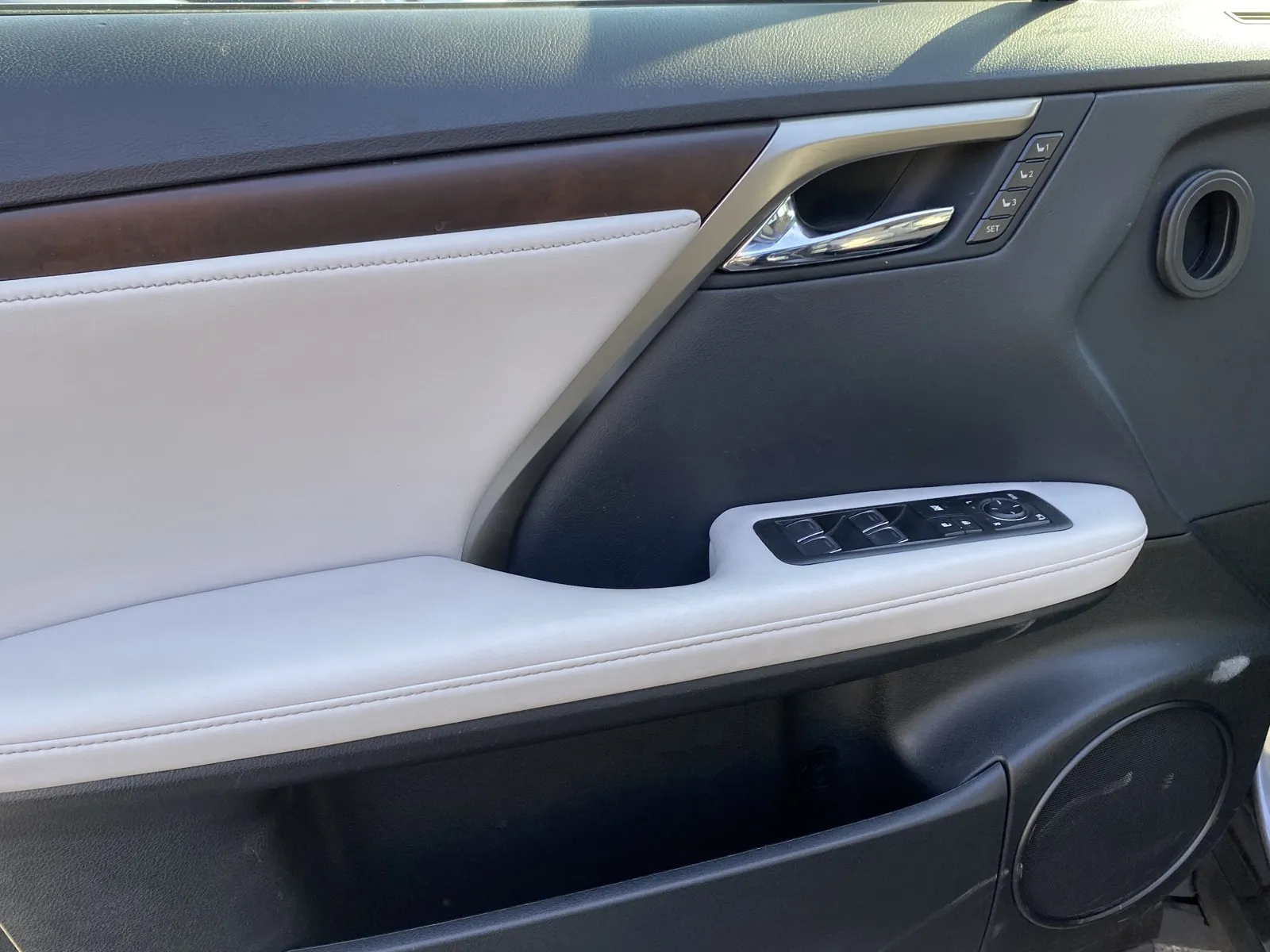 2022 Lexus RX Hybrid 450h - Photo 12