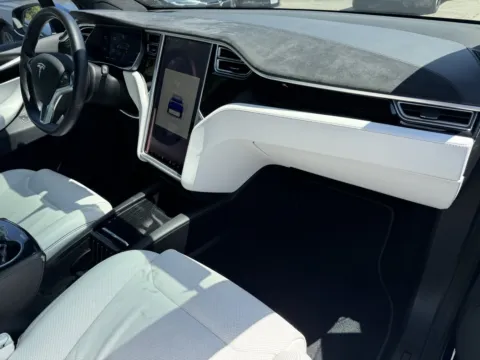 More photos of 2016 Tesla Model X P90D at Premium Autos - El Monte, CA