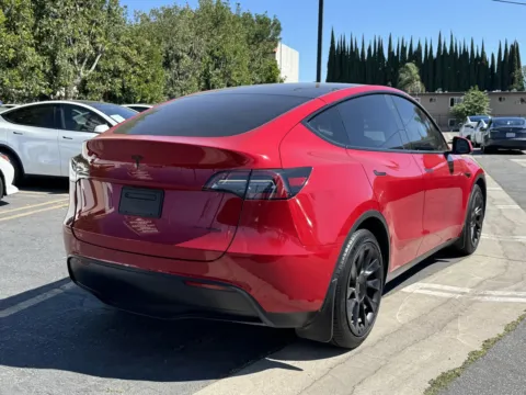 More photos of 2021 Tesla Model Y Long Range at Premium Autos - El Monte, CA
