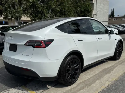 More photos of 2020 Tesla Model Y Long Range at Premium Autos - El Monte, CA