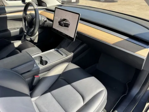 More photos of 2022 Tesla Model 3 at Premium Autos - El Monte, CA