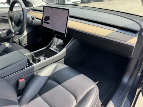 More photos of 2020 Tesla Model 3 Long Range at Premium Autos - El Monte, CA