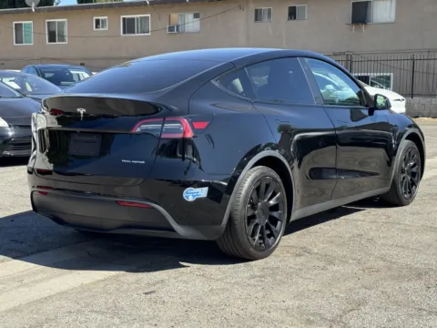More photos of 2021 Tesla Model Y Standard Range at Premium Autos - El Monte, CA