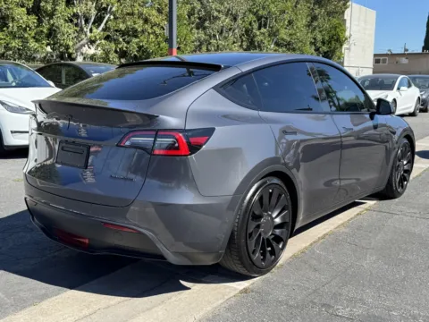 More photos of 2020 Tesla Model Y Long Range at Premium Autos - El Monte, CA