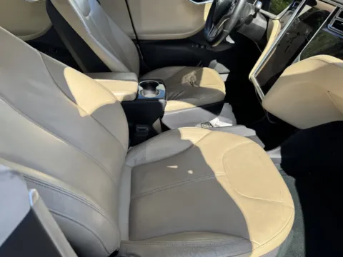 More photos of 2013 Tesla Model S at Premium Autos - El Monte, CA