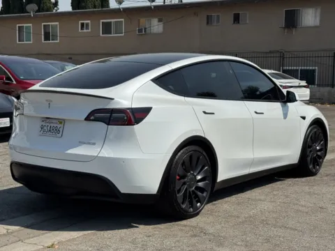 More photos of 2023 Tesla Model Y Performance at Premium Autos - El Monte, CA