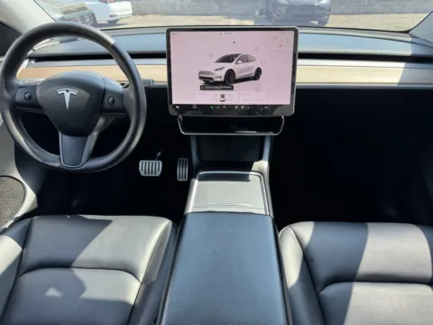 More photos of 2023 Tesla Model Y Performance at Premium Autos - El Monte, CA