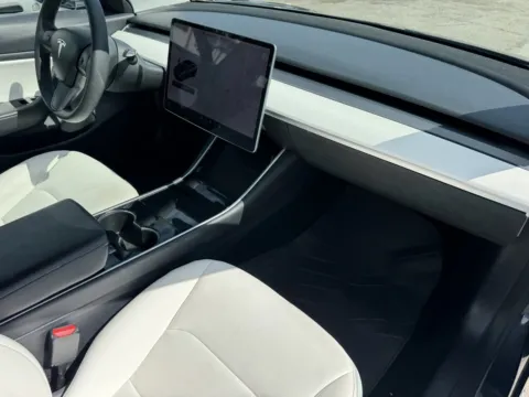 More photos of 2019 Tesla Model 3 Standard Range Plus at Premium Autos - El Monte, CA