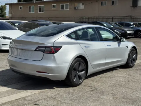 More photos of 2018 Tesla Model 3 Long Range at Premium Autos - El Monte, CA