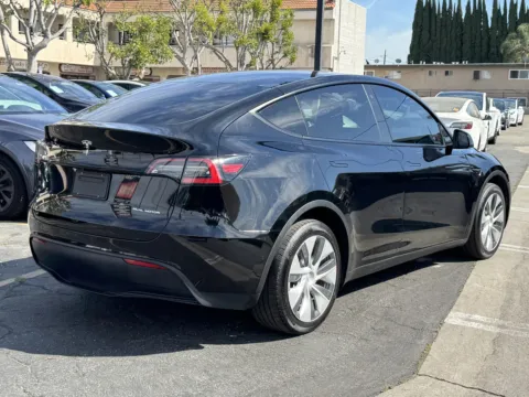 More photos of 2020 Tesla Model Y Long Range at Premium Autos - El Monte, CA