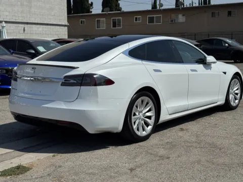 More photos of 2018 Tesla Model S 75D at Premium Autos - El Monte, CA