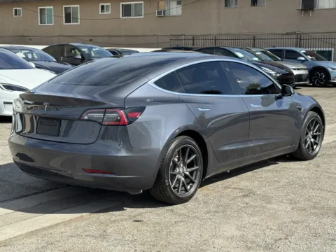 More photos of 2019 Tesla Model 3 Long Range at Premium Autos - El Monte, CA