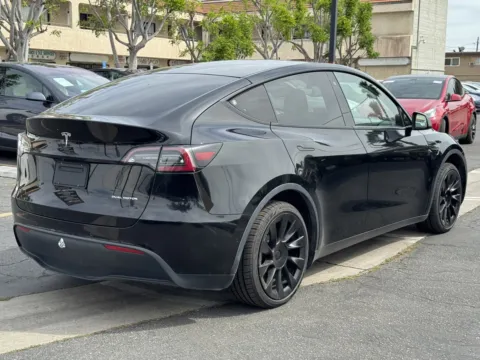 More photos of 2020 Tesla Model Y Long Range at Premium Autos - El Monte, CA
