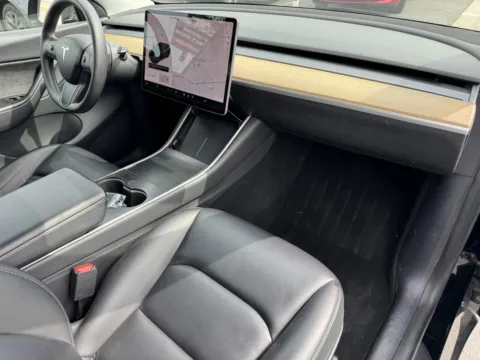 More photos of 2020 Tesla Model Y Long Range at Premium Autos - El Monte, CA
