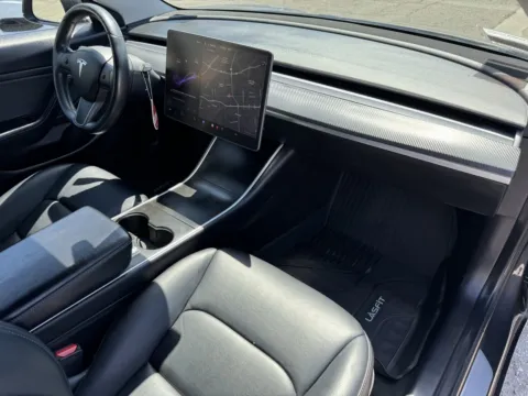 More photos of 2019 Tesla Model 3 Standard Range Plus at Premium Autos - El Monte, CA