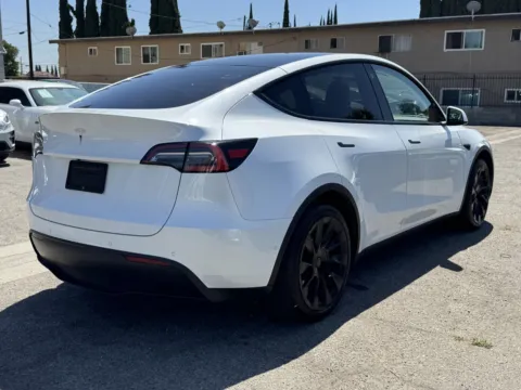 More photos of 2021 Tesla Model Y Standard Range at Premium Autos - El Monte, CA