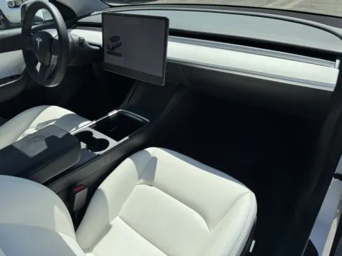 More photos of 2021 Tesla Model Y Standard Range at Premium Autos - El Monte, CA