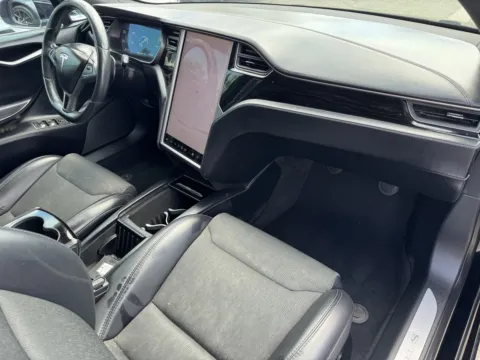 More photos of 2018 Tesla Model S 75D at Premium Autos - El Monte, CA