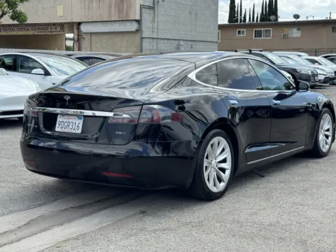 More photos of 2018 Tesla Model S 75D at Premium Autos - El Monte, CA