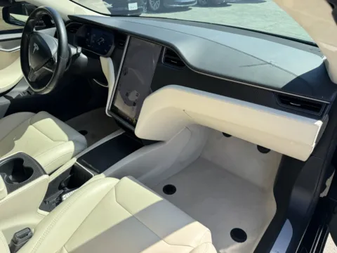 More photos of 2018 Tesla Model S 75D at Premium Autos - El Monte, CA