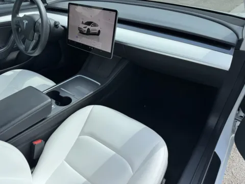 More photos of 2022 Tesla Model 3 at Premium Autos - El Monte, CA