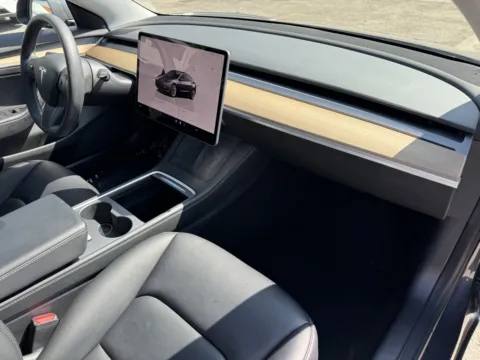 More photos of 2022 Tesla Model 3 Long Range at Premium Autos - El Monte, CA