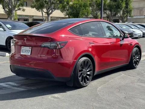 More photos of 2022 Tesla Model Y Performance at Premium Autos - El Monte, CA