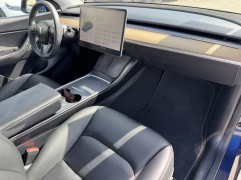 More photos of 2021 Tesla Model Y Long Range at Premium Autos - El Monte, CA
