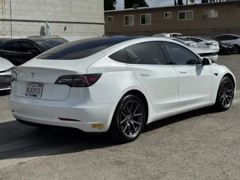 More photos of 2019 Tesla Model 3 Standard Range Plus at Premium Autos - El Monte, CA
