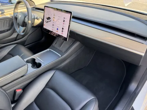 More photos of 2021 Tesla Model 3 Long Range at Premium Autos - El Monte, CA