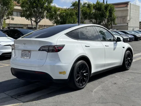 More photos of 2021 Tesla Model Y Long Range at Premium Autos - El Monte, CA