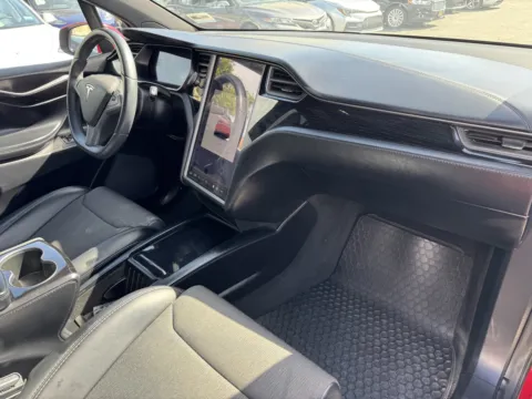 More photos of 2018 Tesla Model X 75D at Premium Autos - El Monte, CA
