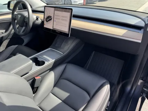 More photos of 2023 Tesla Model Y Long Range at Premium Autos - El Monte, CA