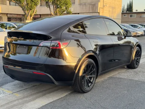 More photos of 2020 Tesla Model Y Long Range at Premium Autos - El Monte, CA