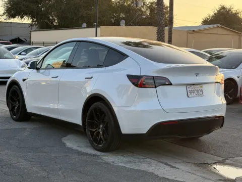 Photos of 2020 Tesla Model Y Long Range for sale in South El Monte, CA at Premium Autos - El Monte