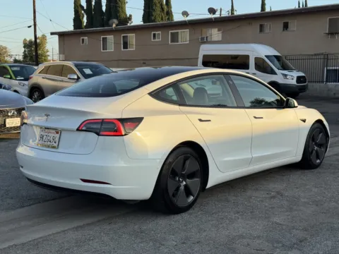 More photos of 2021 Tesla Model 3 Standard Range Plus at Premium Autos - El Monte, CA