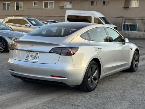 More photos of 2018 Tesla Model 3 Long Range at Premium Autos - El Monte, CA