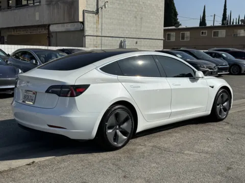 More photos of 2020 Tesla Model 3 Standard Range Plus at Premium Autos - El Monte, CA