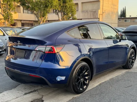 More photos of 2021 Tesla Model Y Standard Range at Premium Autos - El Monte, CA