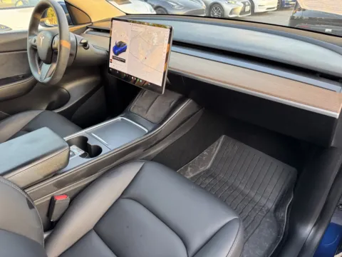 More photos of 2021 Tesla Model Y Standard Range at Premium Autos - El Monte, CA