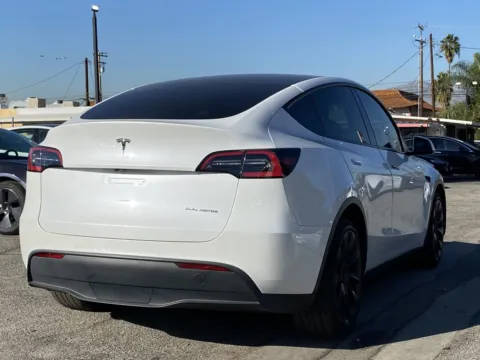 More photos of 2021 Tesla Model Y Long Range at Premium Autos - El Monte, CA