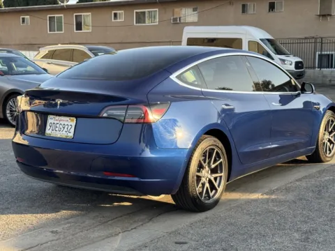 More photos of 2018 Tesla Model 3 Long Range at Premium Autos - El Monte, CA