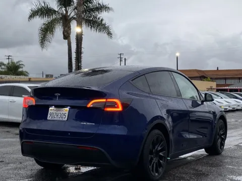 More photos of 2023 Tesla Model Y Long Range at Premium Autos - El Monte, CA