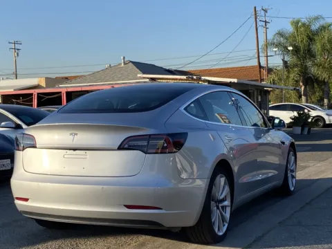 More photos of 2018 Tesla Model 3 Long Range at Premium Autos - El Monte, CA